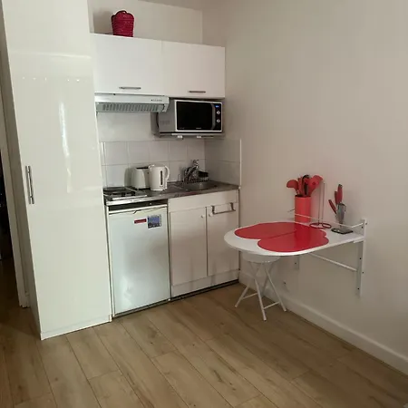 Calm And Comfortable Parisian פריז