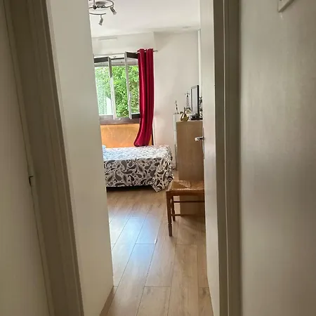 Calm And Comfortable Parisian